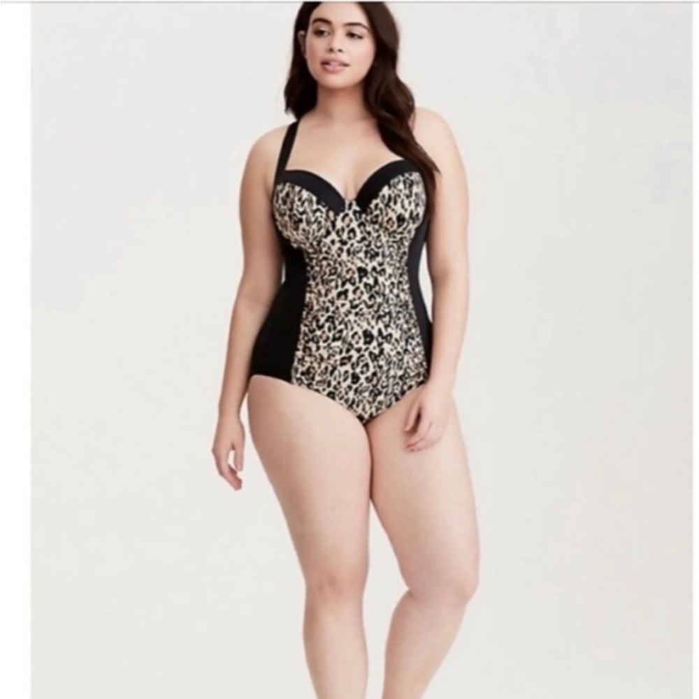 Torrid Leopard Natural Support One-Piece Swimsuit size 4